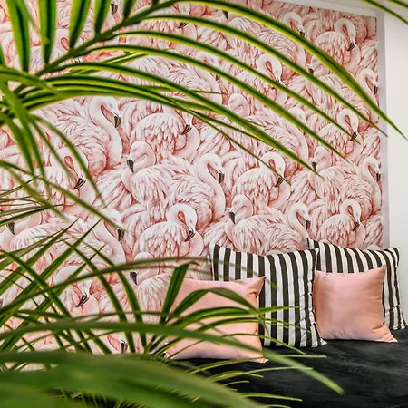Whome City Chic Escape: Your Stylish Haven In Downtown Lisbona Esterno foto